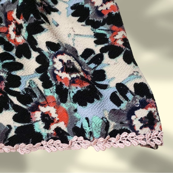 Floral Blouse - Picture 3 of 8